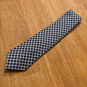 Brooks Brothers Men’s Silk Tie Navy Blue/Cream Geometric Made In USA